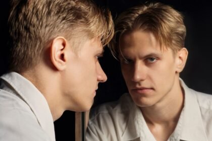 O que é e como reconhecer uma pessoa narcisista? Entenda o transtorno de personalidade